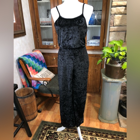 ANGIE SIZE SMALL BLACK VELVET FULLY LINED ELASTIC WAIST OPEN BACK STRAP JUMPSUIT - Picture 1 of 4